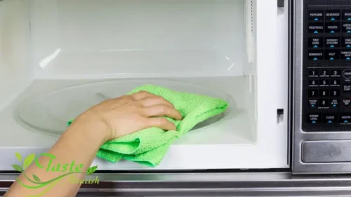 Cleaning the Microwave Made Easy | Science-Backed